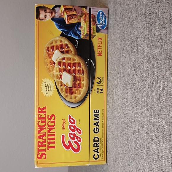 2017 Hasbro Netflix Stranger Things Kellogg's Eggo Card Game - Picture 6 of 11